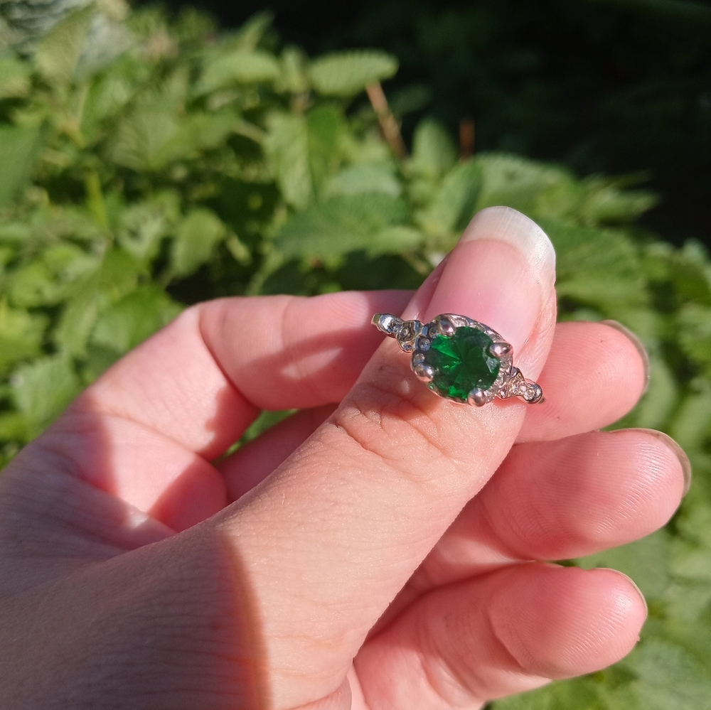 Ring - Picture 3 of 5